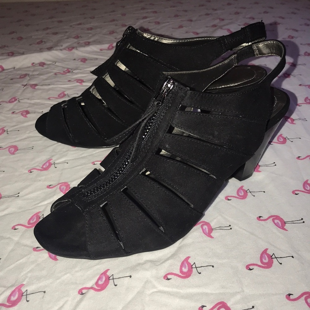 1/2 inch heels in size 7